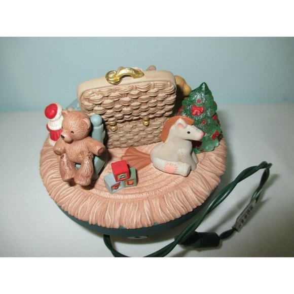 Hallmark Keepsake Magic Special Edition Light Motion Music Victorian Toy Box IOB - Picture 5 of 12